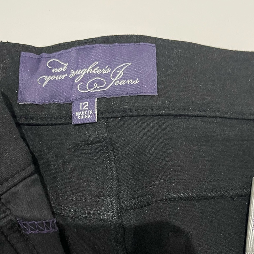 NYDJ Ponte Cargo Pants. Size 12. Inseam 27”. Waist 16.5”. EUC - Picture 4 of 6